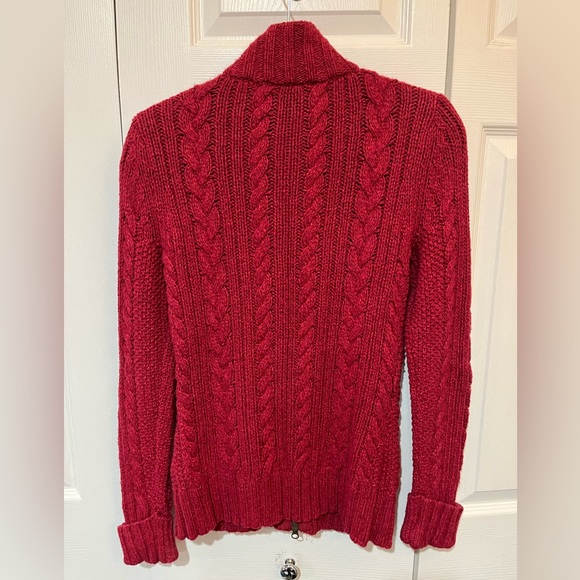 GAP cardigan dark red sweater. Double zipper….cuffed sleeves. Size M. Pockets. - Picture 4 of 13